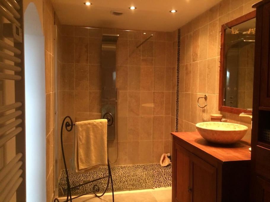 Appartement Sur La Colline Avec Acces Piscine Volx Exterior photo